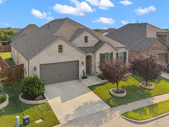 2nd image of 1124 Walker Way