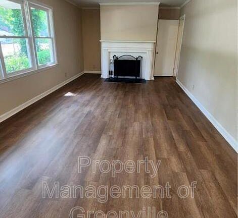 3rd image of 230 W Dorchester Blvd