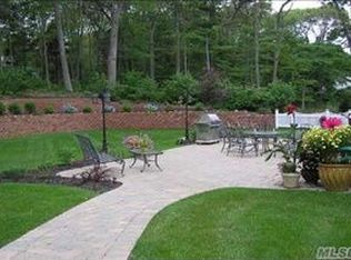 2835 N Wading River Rd, Wading River, NY 11792