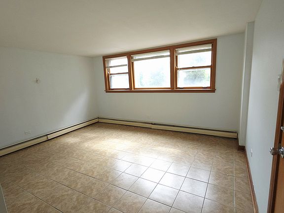 2nd image of 6008 S Komensky Ave Floor 1