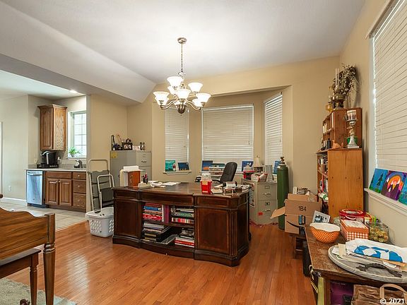 5th image of 160 NE Castagna Ln