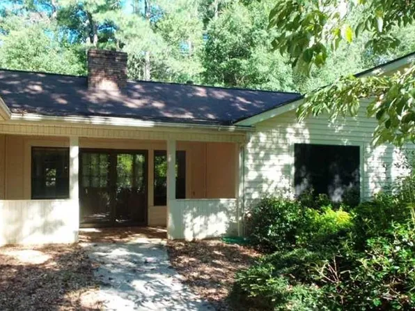 1372 Crooked Tree Ct, Lilburn, GA 30047