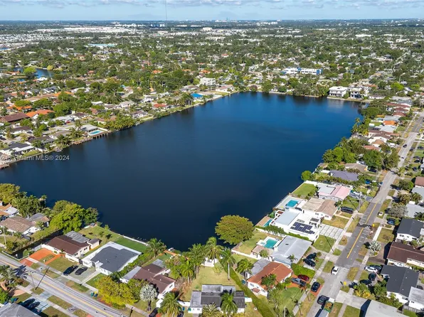 21301 NE 24th Ct, Miami, FL 33180