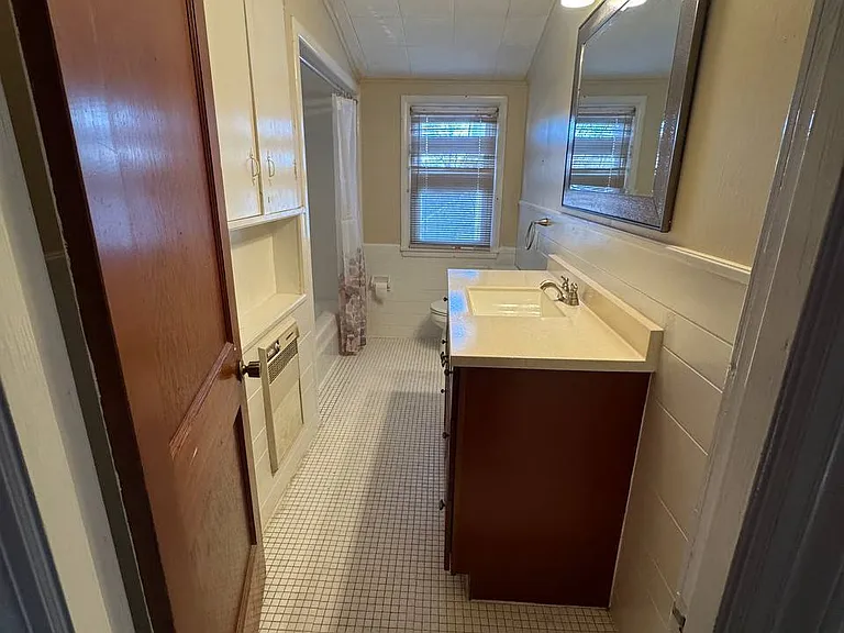35 Birchland Ave #2 — Photo 47