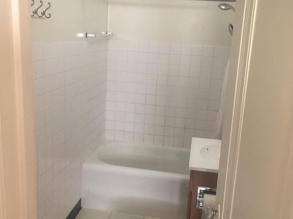 5th image of 1236 119th St #1