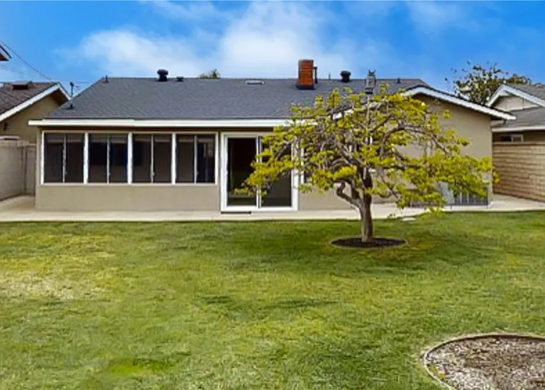 239 Albert Pl — Photo 2