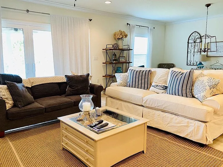6562 Carlinga Dr — Photo 4