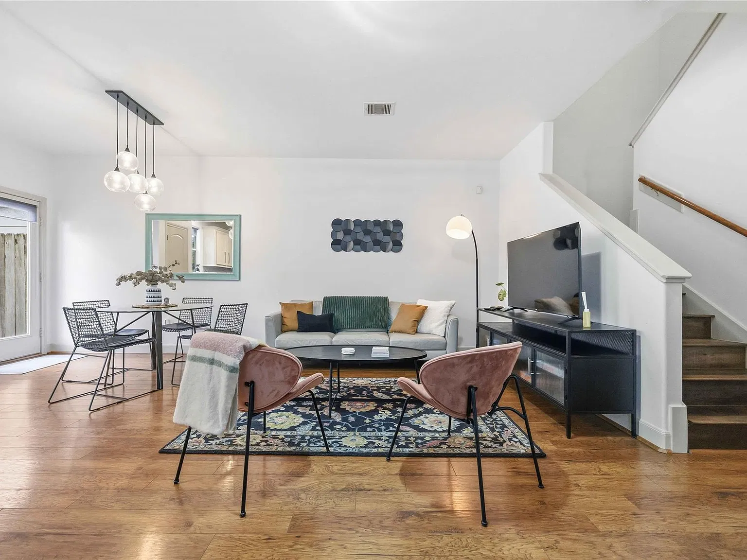 3 bed, 2.5 bath, 1544 sqft, $3,500 — Photo 3