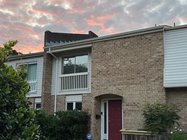 6402 Dillard Pl, Virginia Beach, VA 23464