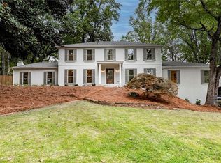 1325 Oakhaven Dr, Roswell, GA 30075