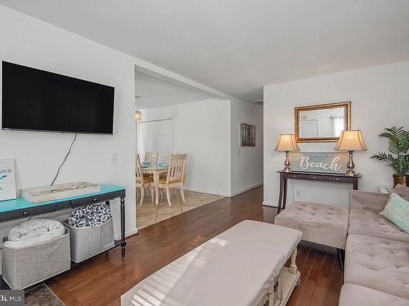 5th image of 20994 Dodd Ave