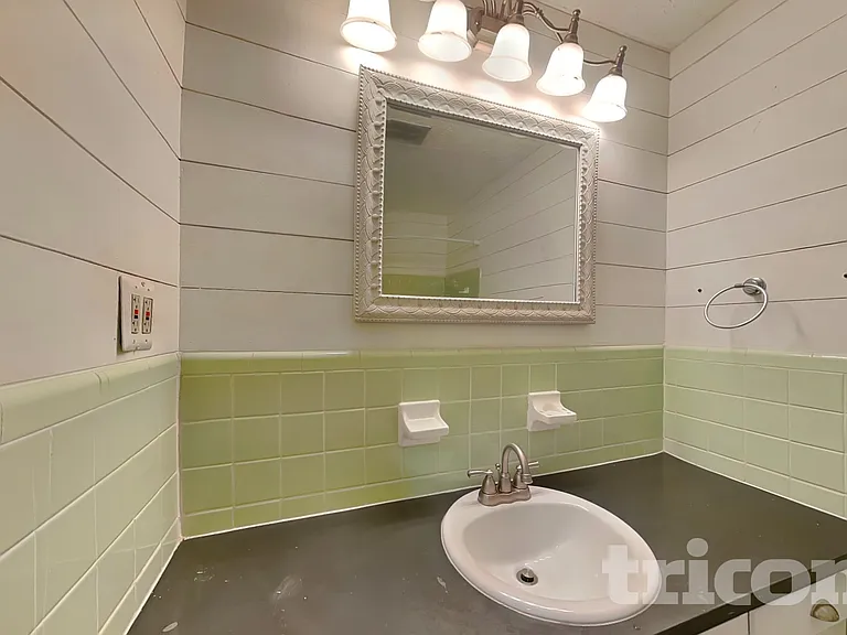 2054 North Rd — Photo 14
