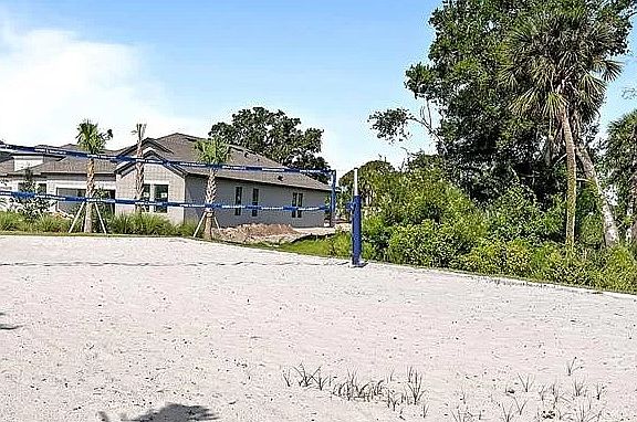 4th image of 15161 Shady Palms Ln