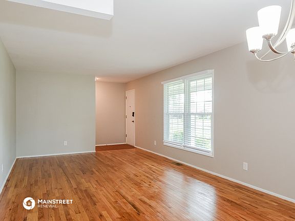 5th image of 849 Coach Light Ln