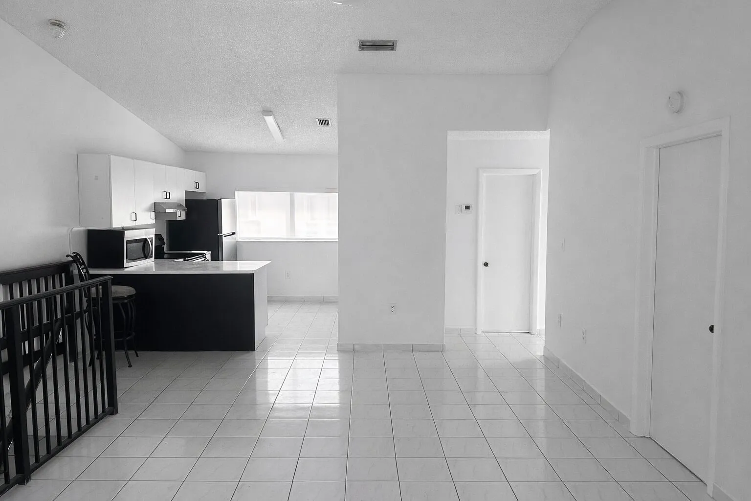 2 bed, 2.0 bath, 925 sqft, $2,200 — Photo 1