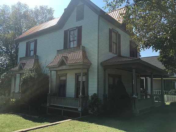 3rd image of 628 E Pine St