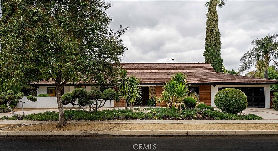 1st image of 22335 Tiara St