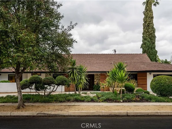 22335 Tiara St, Woodland Hills, CA 91367