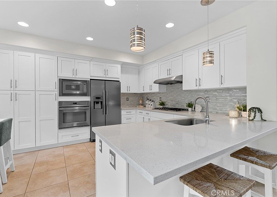 1st image of 34 Bogey Ln