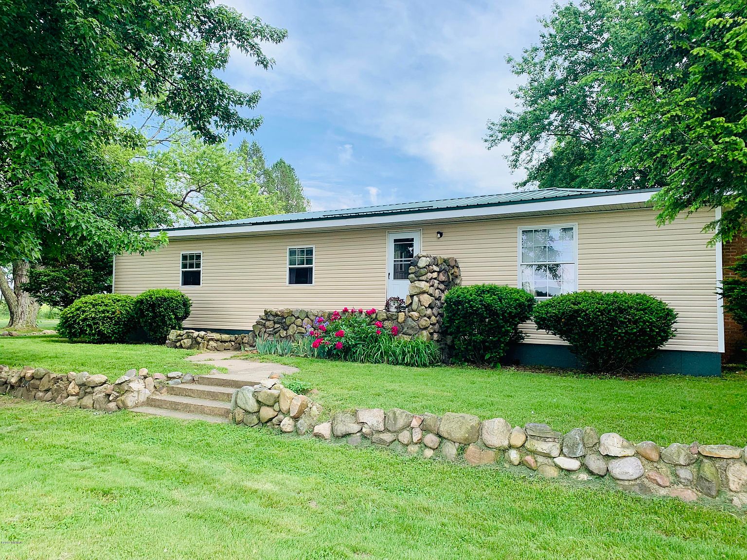 953 Weaver Rd, Bronson, MI 49028 Zillow