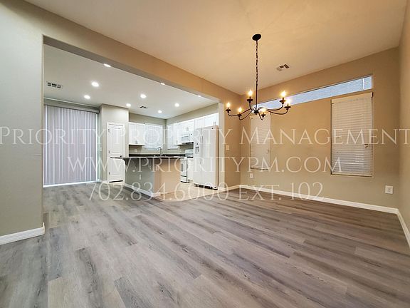 3rd image of 9112 Wine Cellar Ave