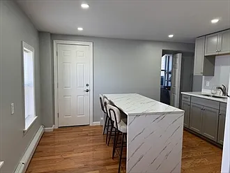 1 bed, 700 sqft, $2,200 — Photo 3