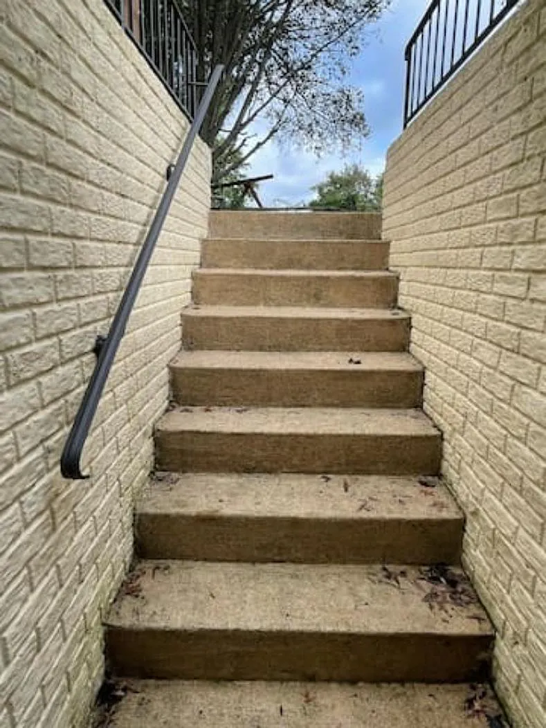 46620 Hampshire Station Dr — Photo 3