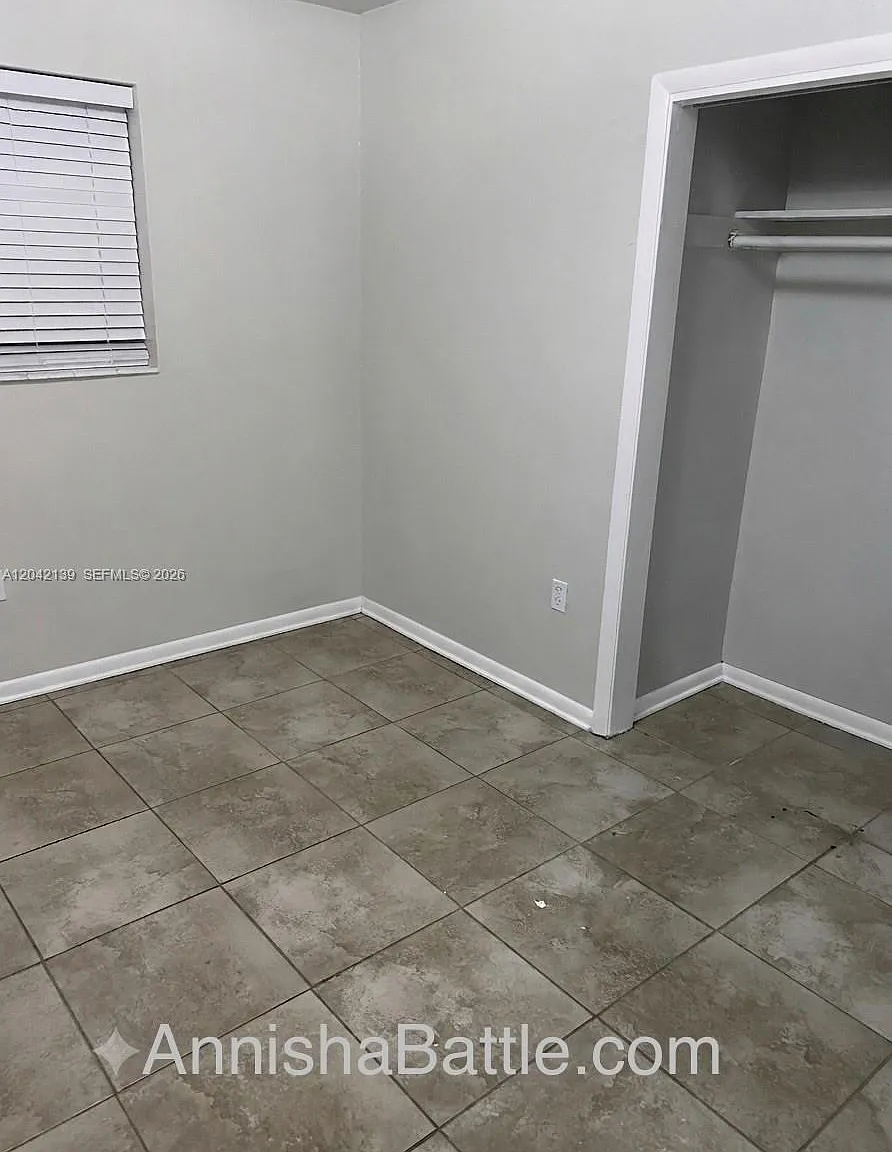 3 bed, 1.0 bath, 1300 sqft, $3,250 — Photo 4