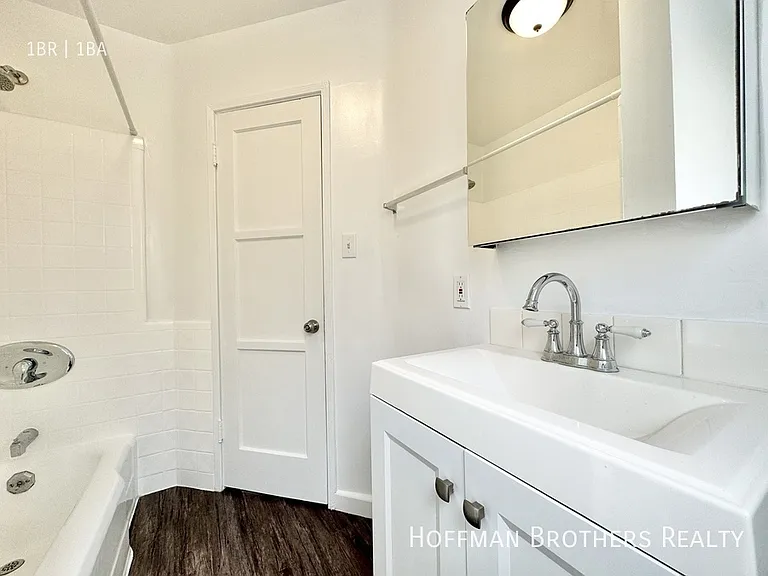 1841 S Curson Ave #D — Photo 9