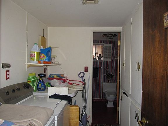 3rd image of 2011 Park Way N