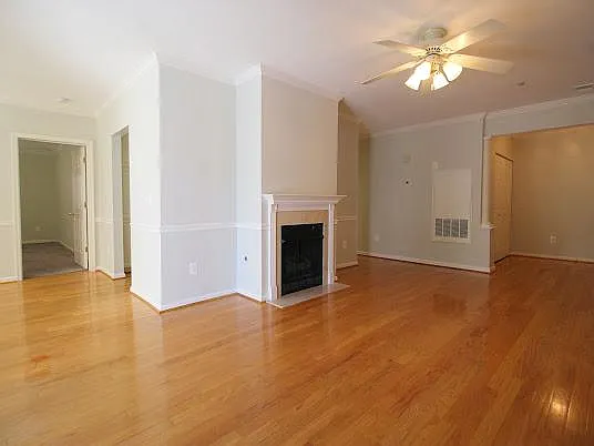 7000 Falls Reach Dr #102 — Photo 14