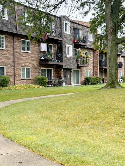 1st image of 9388 Bay Colony Dr APT 1N