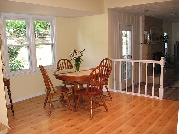 Breakfast Room with View of Back gardens