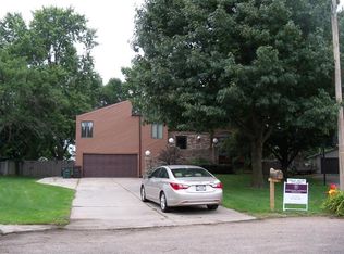 2830 Fort Worth Ave, Grand Island, NE 68803