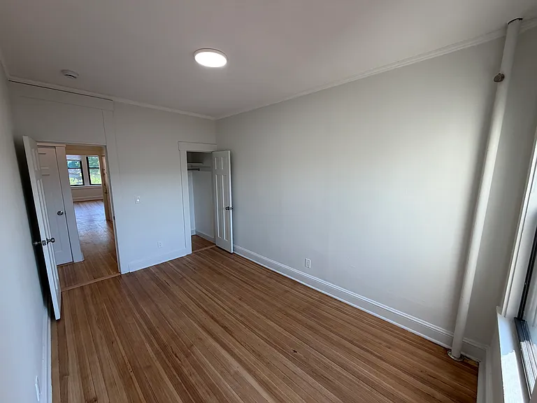 245 McLean Ave #6 — Photo 8