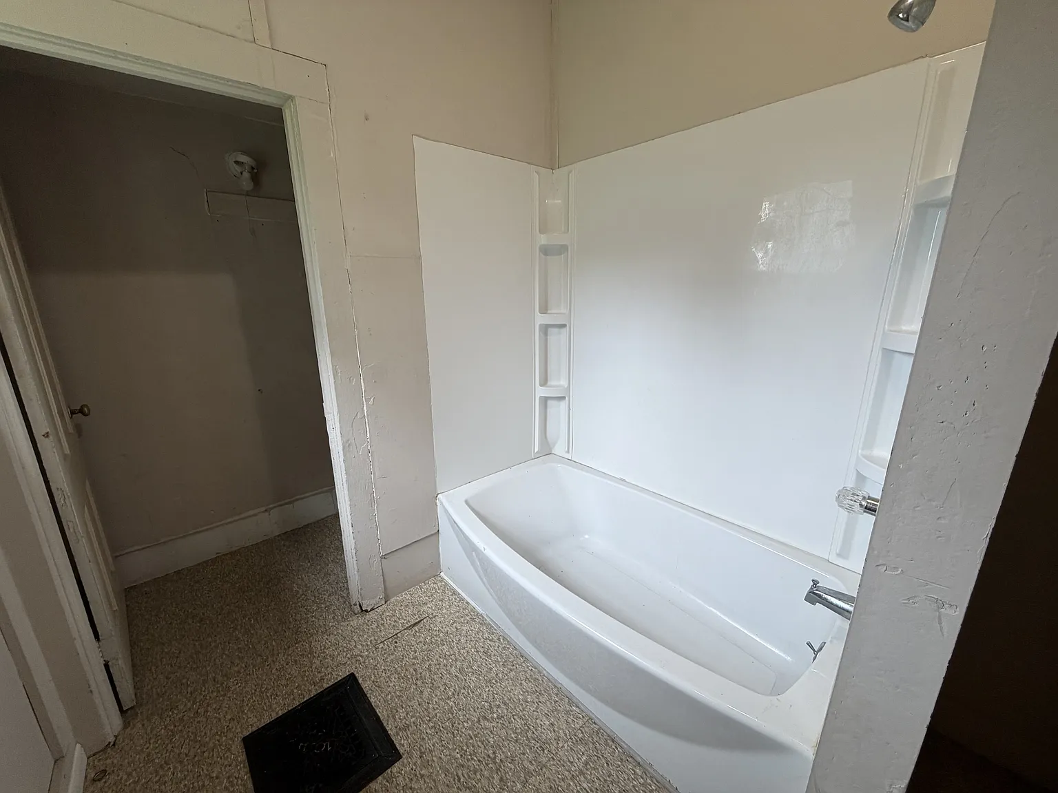 517 West Marion Street - B — Photo 3