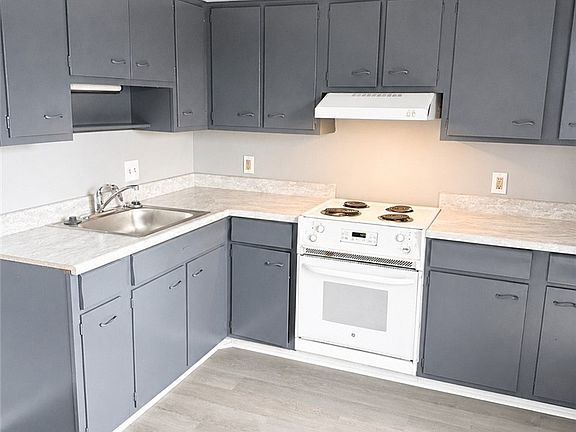 4th image of 114 Brookwood Way N
