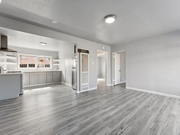3rd image of 1003-1011 Lassen St