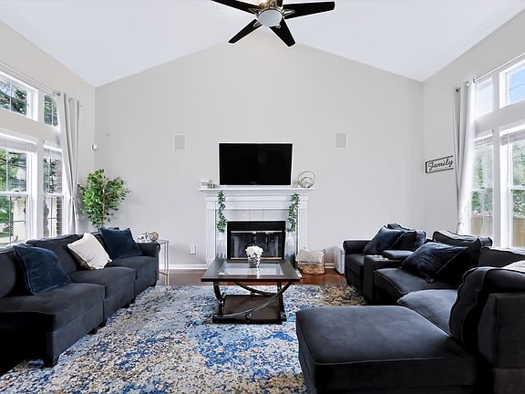 3rd image of 752 Speedway Woods Dr