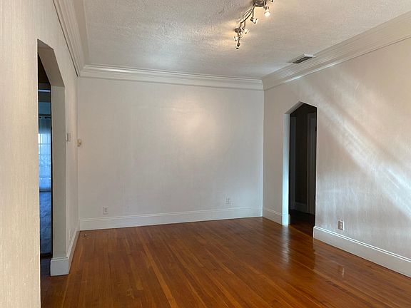 4th image of 3301 W San Pedro St