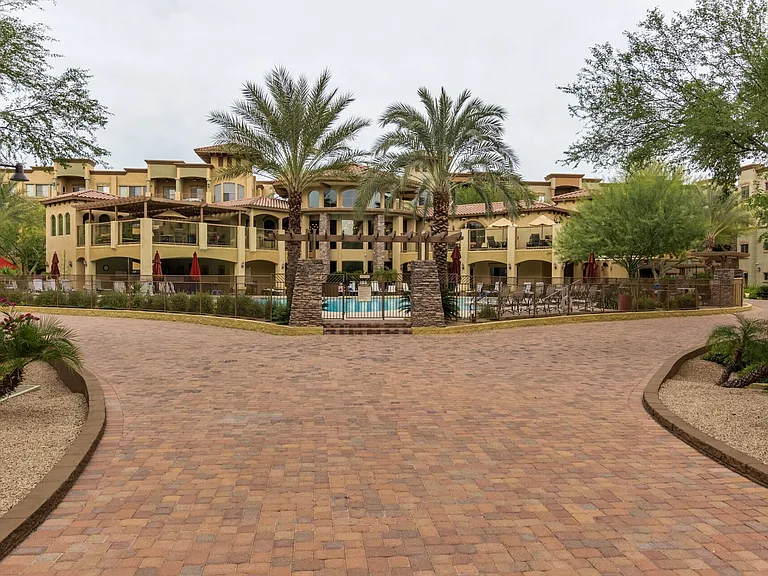 5450 E Deer Valley Dr — Photo 36