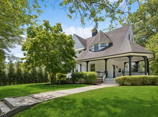 26 Snowden Pl, Glen Ridge, NJ 07028