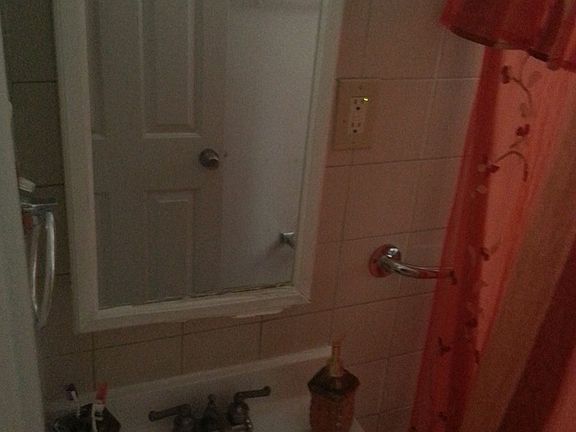 3rd image of 2064 Daly Ave APT 3A