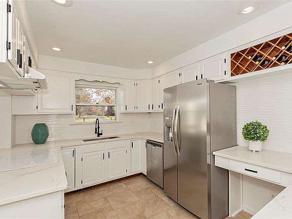 2nd image of 2526 Windy Hill Dr