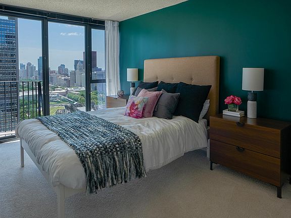 4th image of 227 N Columbus Dr #3003