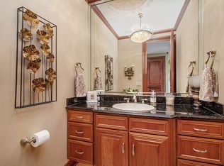 1574 Elcroft Ct, Rochester, MI 48307