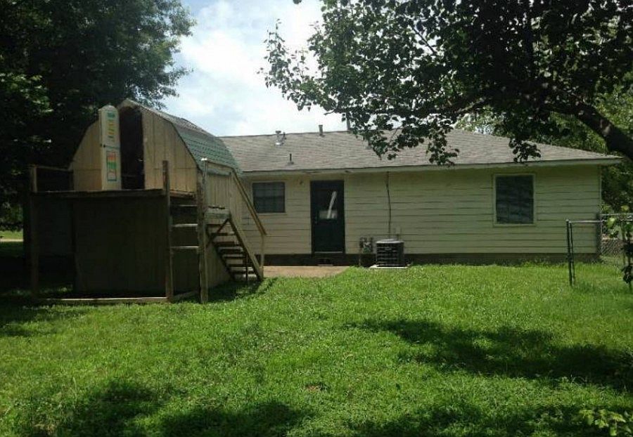 2nd image of 4404 Southbrook Dr