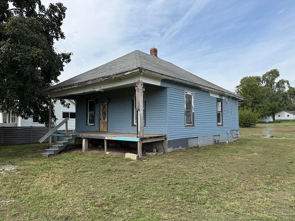 1st image of 902 Jenkins St