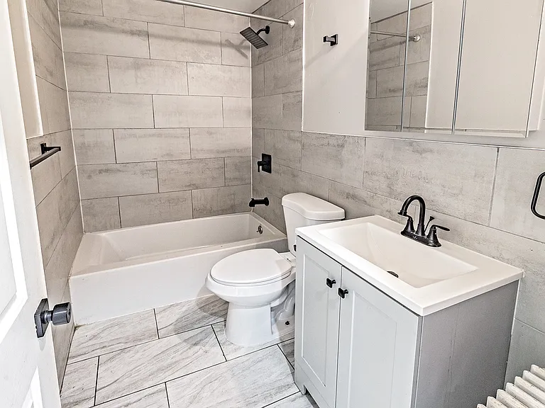 650 N Broad St #B — Photo 6