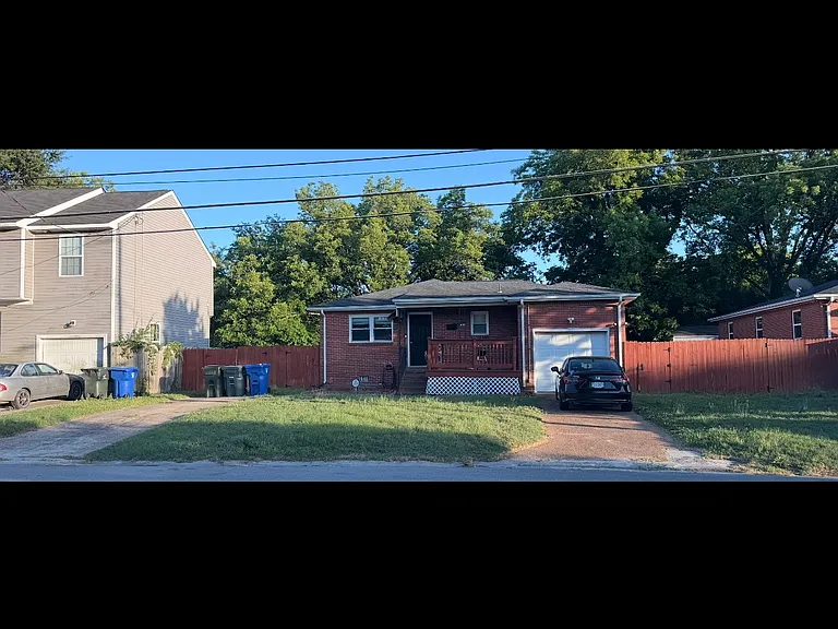 977 Tifton St — Photo 1